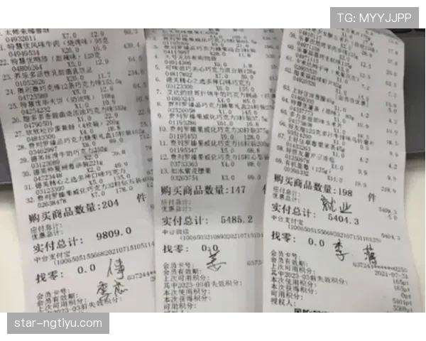卡瓦尼训练完直接去超市抢购打折牛排，自律到连脂肪克数都掐表算